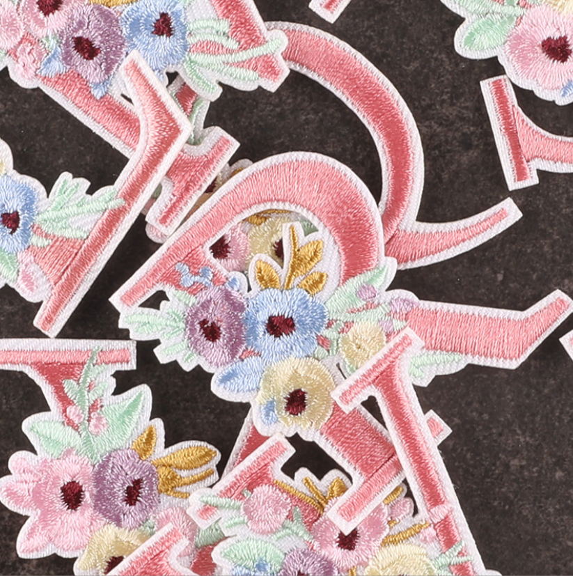 10개 핑크 꽃 알파벳 자수 패치 다림질 또는 바느질로 - Sewing Id 리뷰 및 가격